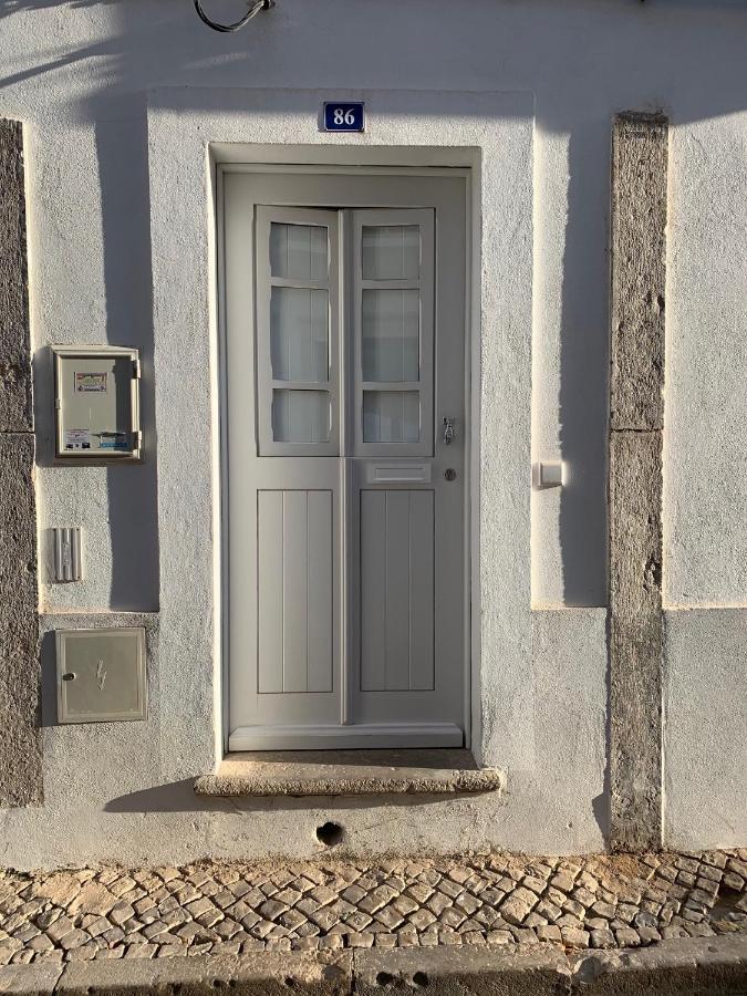 Stylish Townhouse With Gallery In The Heart Of Tavira For Two Eksteriør bilde