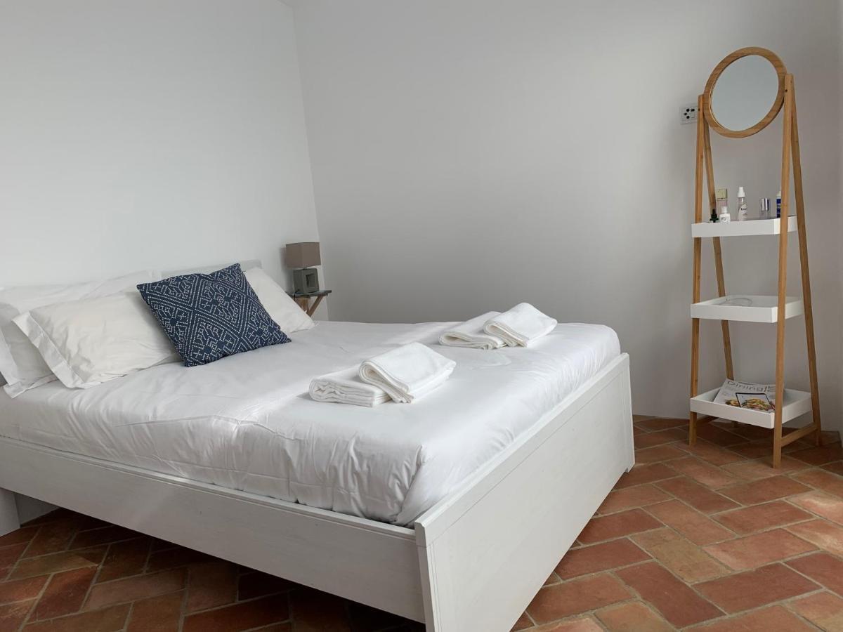 Stylish Townhouse With Gallery In The Heart Of Tavira For Two Eksteriør bilde
